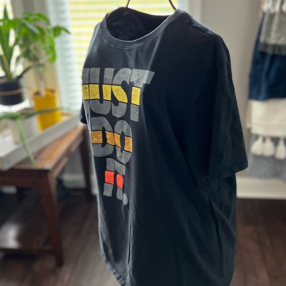 Men’s Nike Black Short Sleeve Tee Just Do It Size Extra Large - Picture 6 of 12